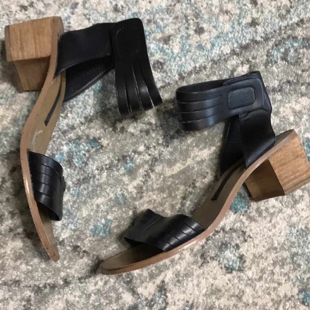 Kensie Black Chunk Heel